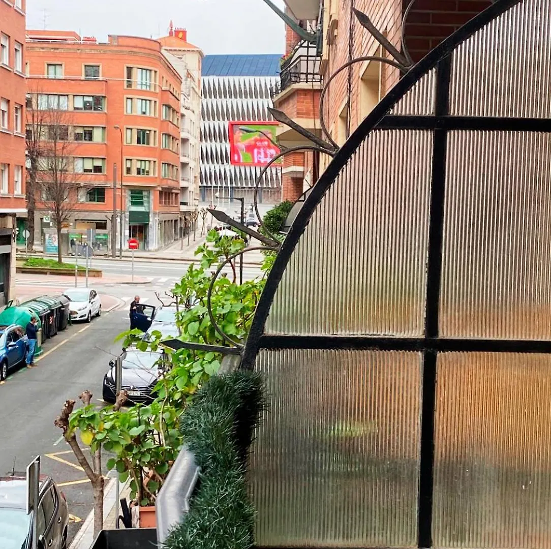 Apartamento En Licenciado Poza Bilbao 0*,  España